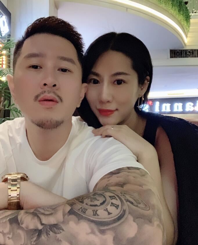 昔日YY神豪叶无道回归现实 家中养老虎国外事业风生水起