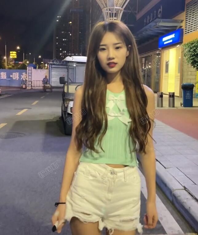 孙傲柔开金口嗷嗷哭视频事件，快手孙傲柔被小英伟弄哭，开金口是什么瓜