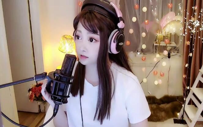 梦想公会就剩她一个主播，从一姐变成默默无闻，YY熊孩子为何还在坚持