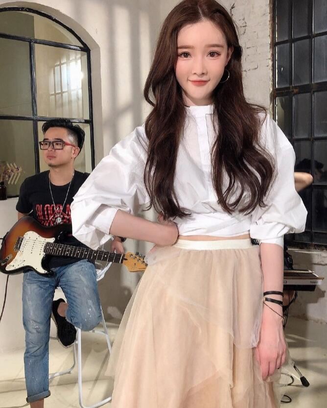 抖音戴羽彤个人资料简介 YY主播戴羽彤小鱼直播间微博生活照图片