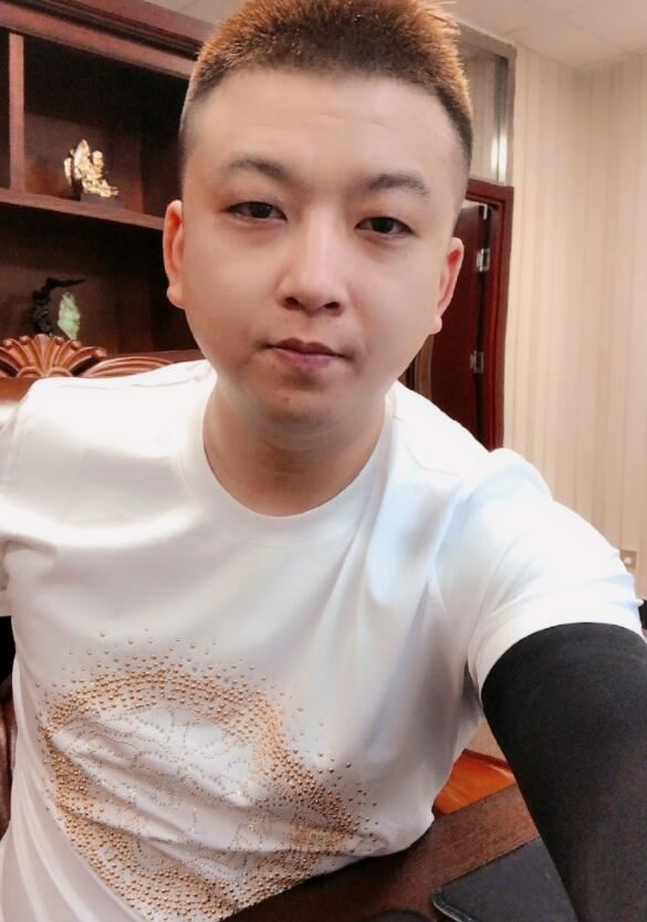 快手天津李四个人背景资料图片 快手PK之王天津李四成名原因