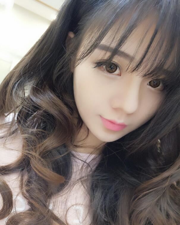 虎牙血色小伊伊Eva个人资料，虎牙小伊伊生活照图片微博