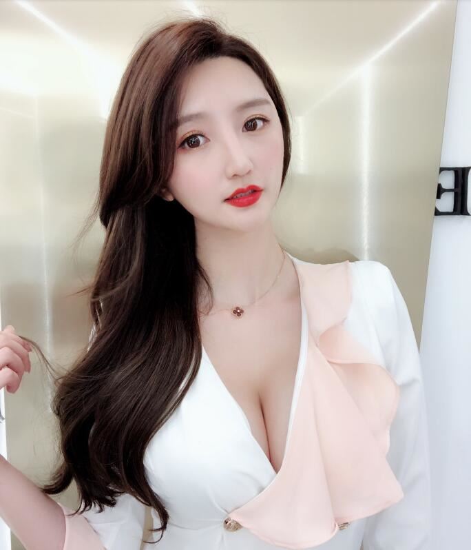 G奶胸模王明明个人资料简介图片 模特王明明高清性感福利写真套图