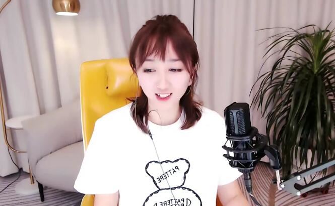 她曾是“皇族一姐”，结婚生子后的牙姐重回YY，能否再续辉煌