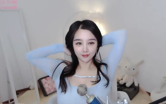 斗鱼粉色小懒懒忘关摄像头遭永封，因为直播换衣服直播，女主播已更换直播间