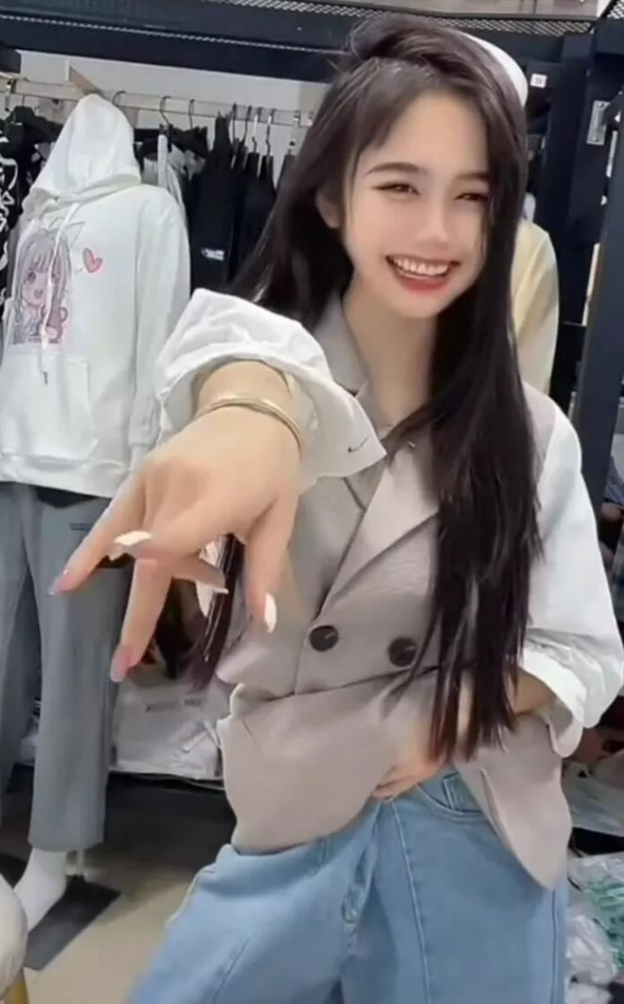 靠安妮和安娜两个人设走红，粉丝破千万未接任何广告，抖音安妮如何成功的