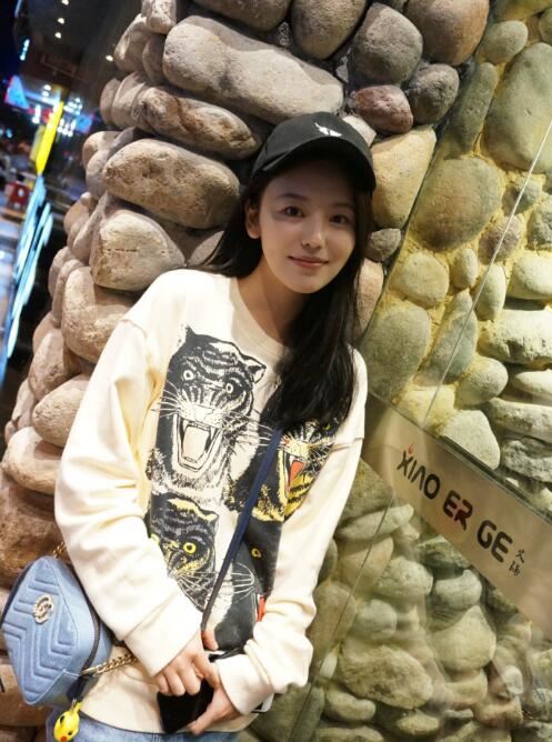 抖音老公天下第一晓晓的寄几个人资料 张天韵Yakult微博照片