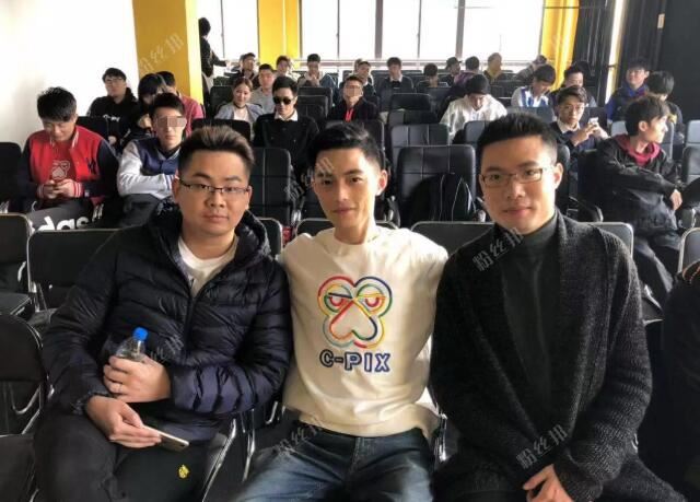 斗鱼智勋具体身高成梗，过度玩梗就是“黑”，魔教中人表示停止聊身高