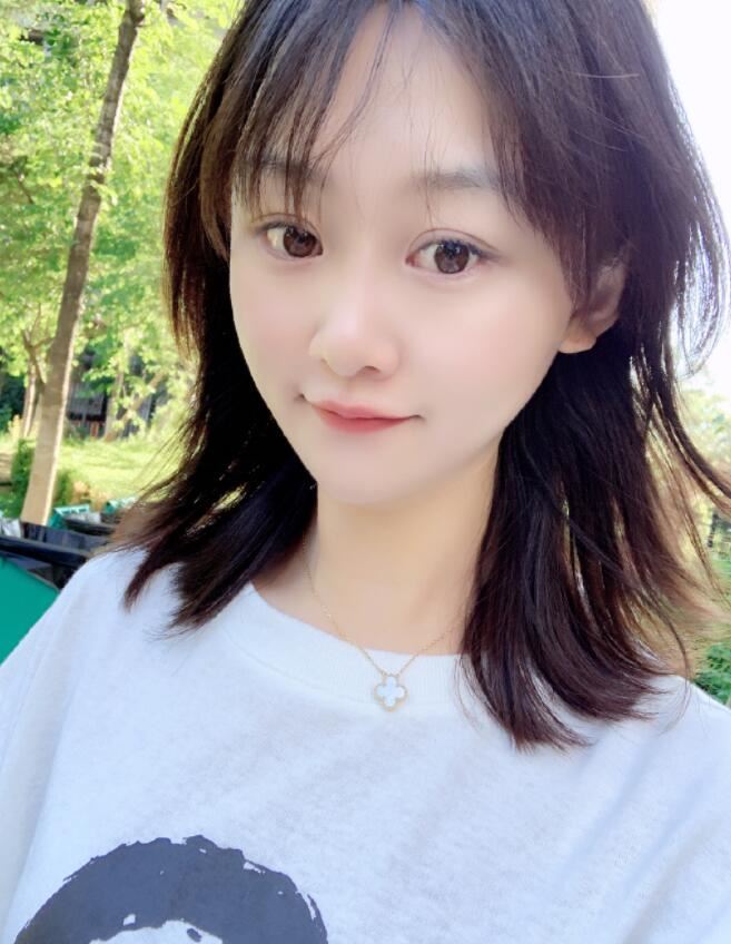 舞帝于利公开老婆身份露脸直播 高颜值利嫂原来是舞帝主播孙朦