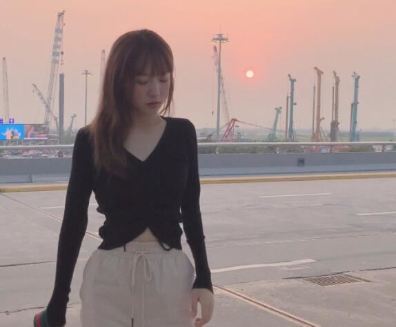 伪土豪爆与斗鱼女主播江一一发生关系 上演狗血讨债线下约见剧情