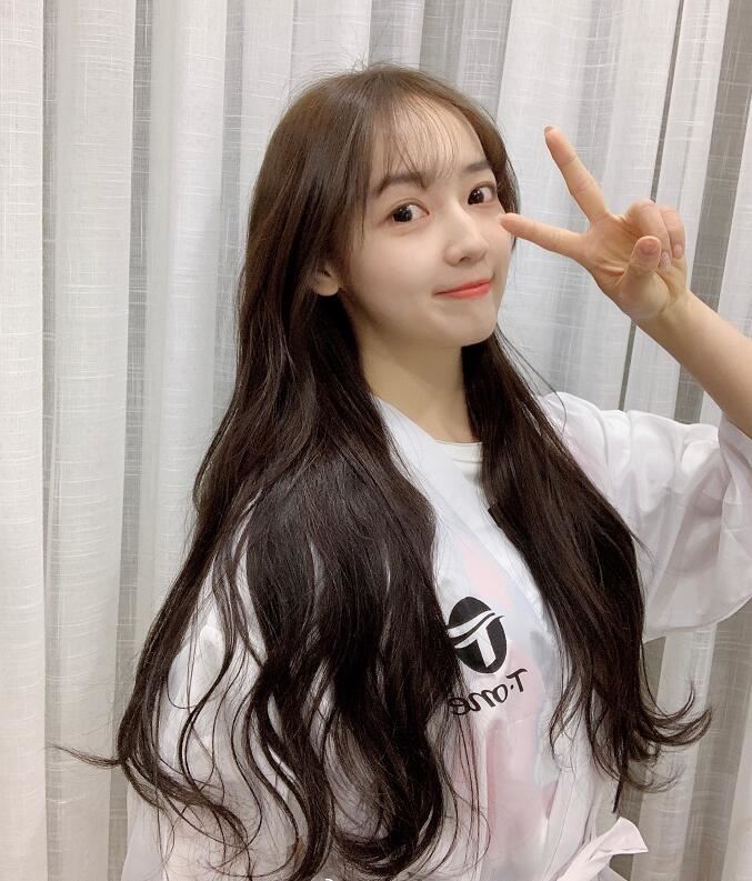 吴亦凡女友鹿依Luna回应恋情 否认没交往真当网友陪您逗乐子呢