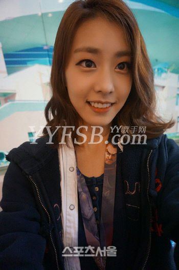 “宅男”网友热捧韩国美女主播 清纯生活照曝光