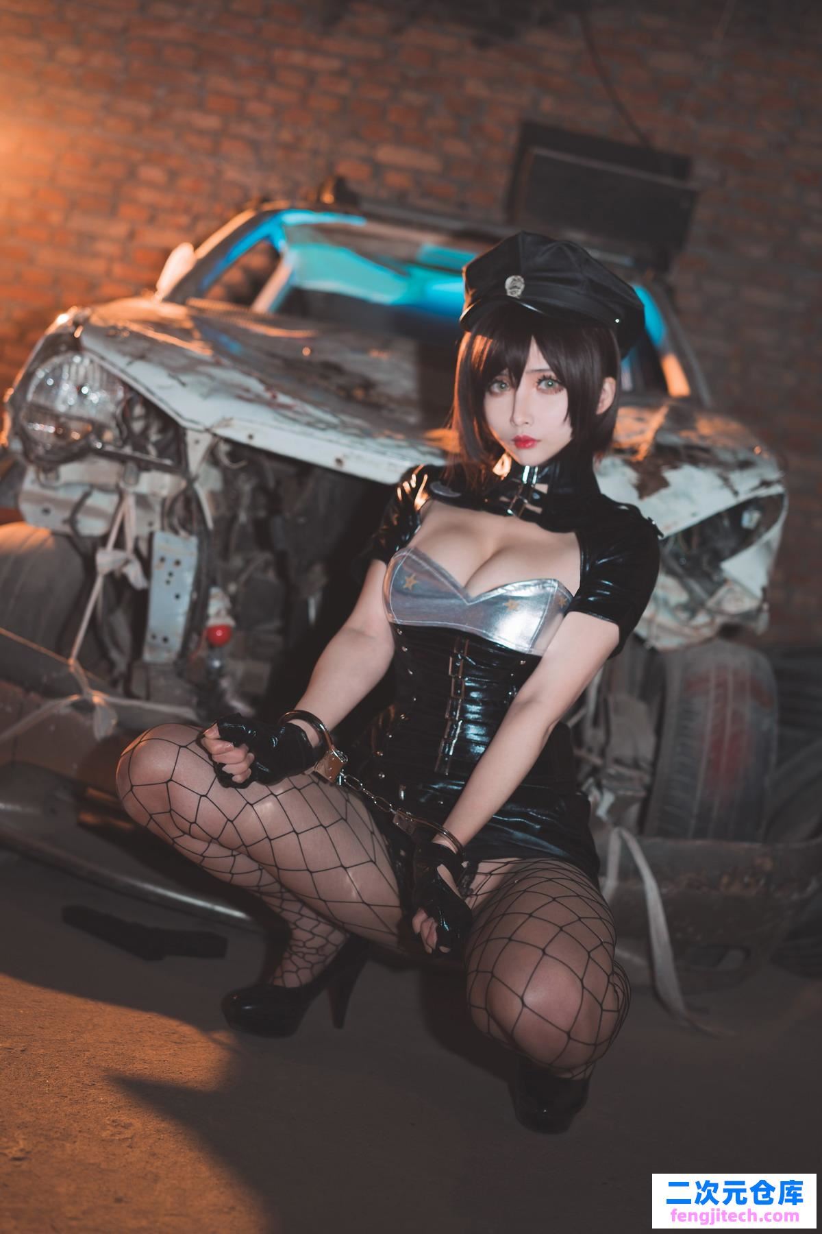 知名动漫Coser@rioko凉凉子 实习警察[/199MB]