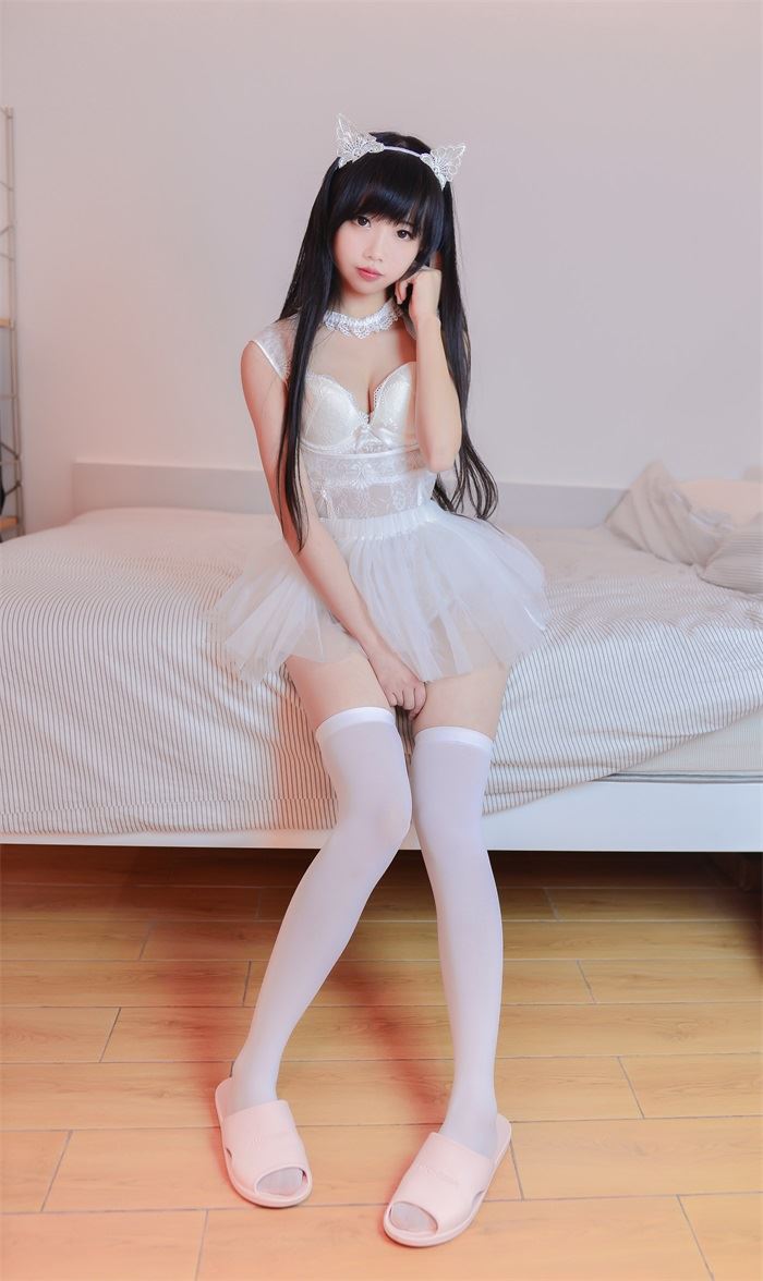 雪琪SAMA – 猫系少女白猫 [31P]