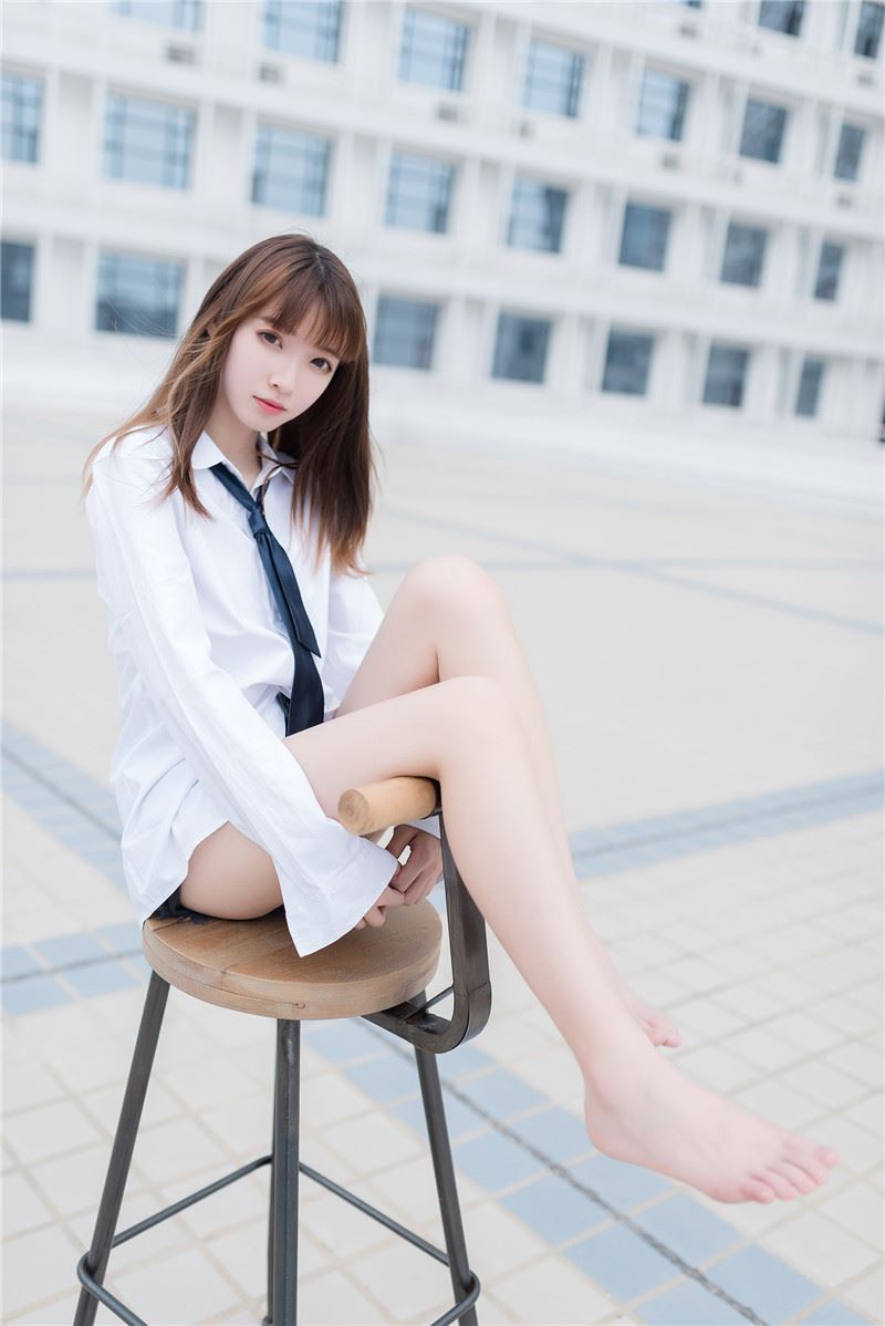 祖木子 – 裸脚白衬衫 · 足控福利 [46P]
