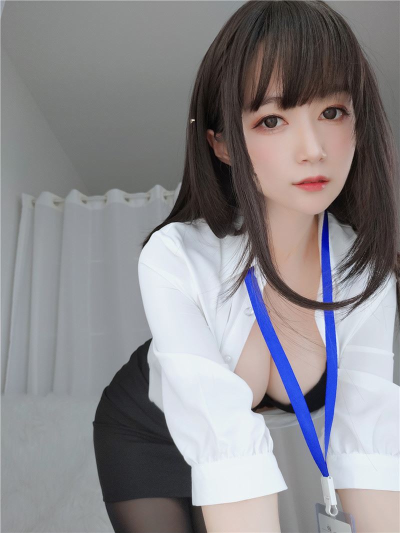 白银81 – 制服 [125P8V]