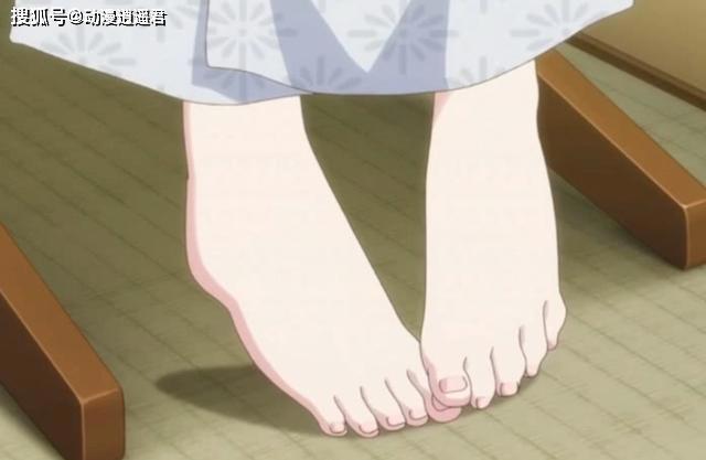 日本动漫中美女们的小脚丫这位矮个子女老师上课脱鞋太犯规了