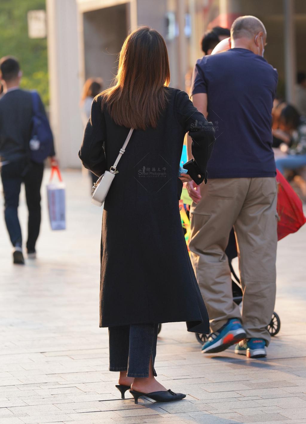 [街拍美女]低跟风衣