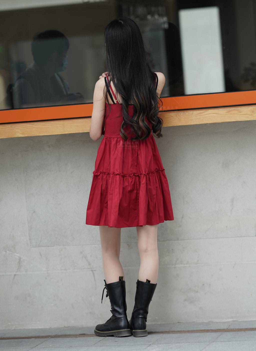 [街拍丝袜]红裙丝袜