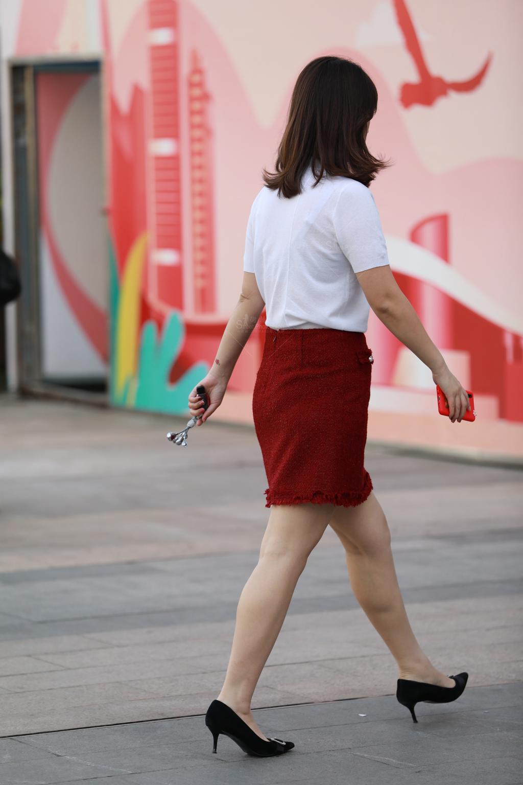 [街拍高跟]红裙高跟 美女