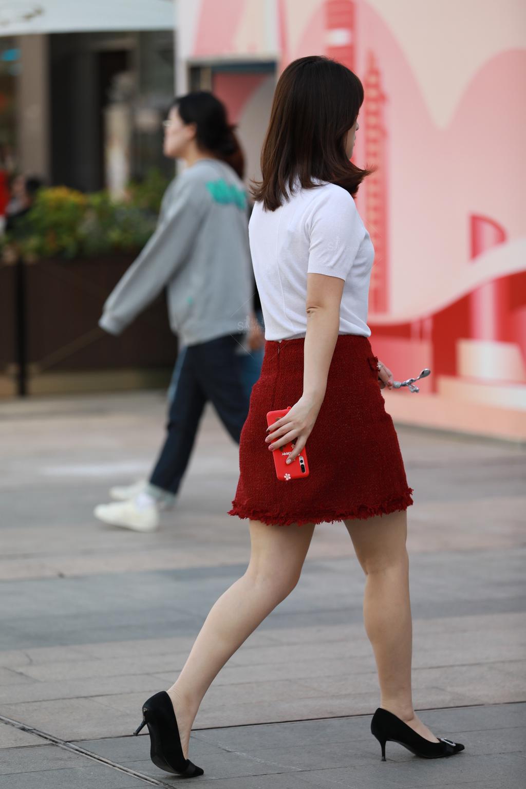 [街拍高跟]红裙高跟 美女