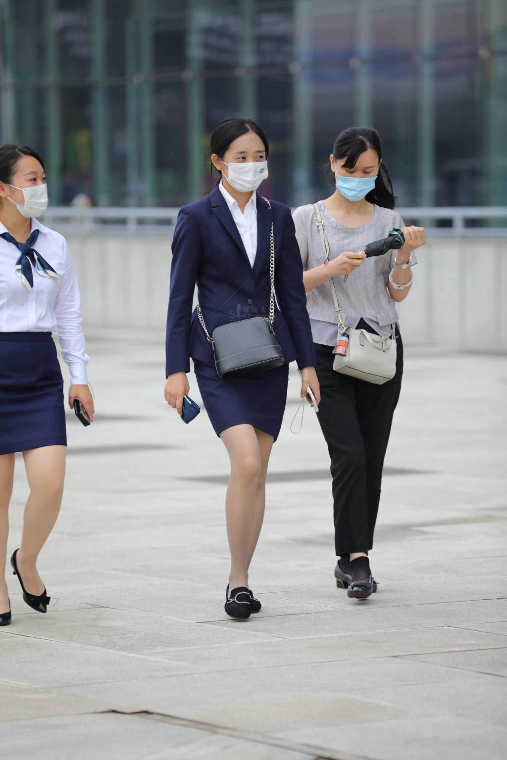 [街拍丝袜]【街拍心灵】肉si制服汽车销 售