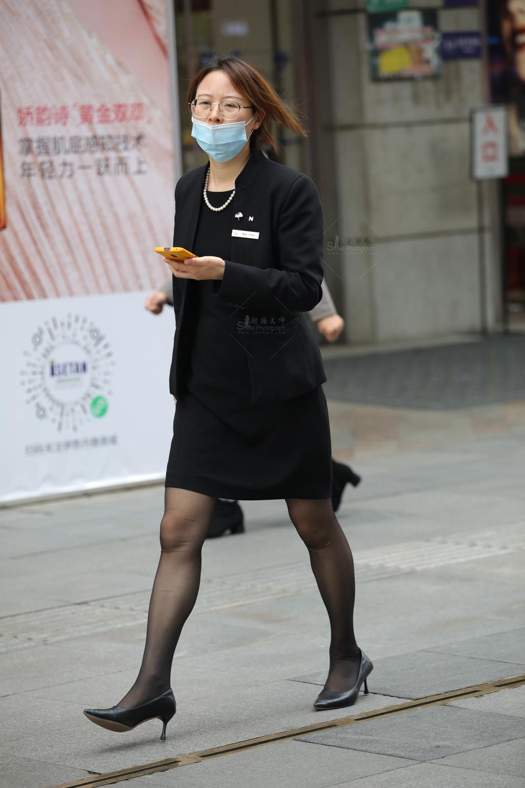 [街拍丝袜]【街拍心灵】经理黑si高跟制服