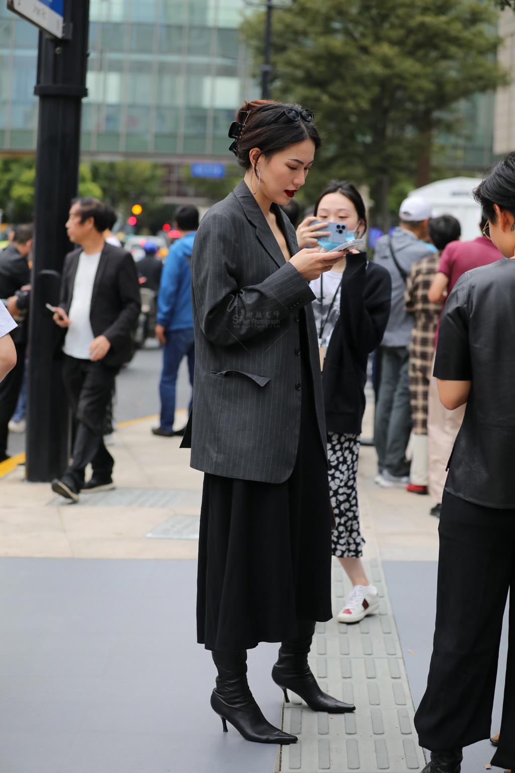 [街拍美女]【街拍心灵】气质御姐高挑身材