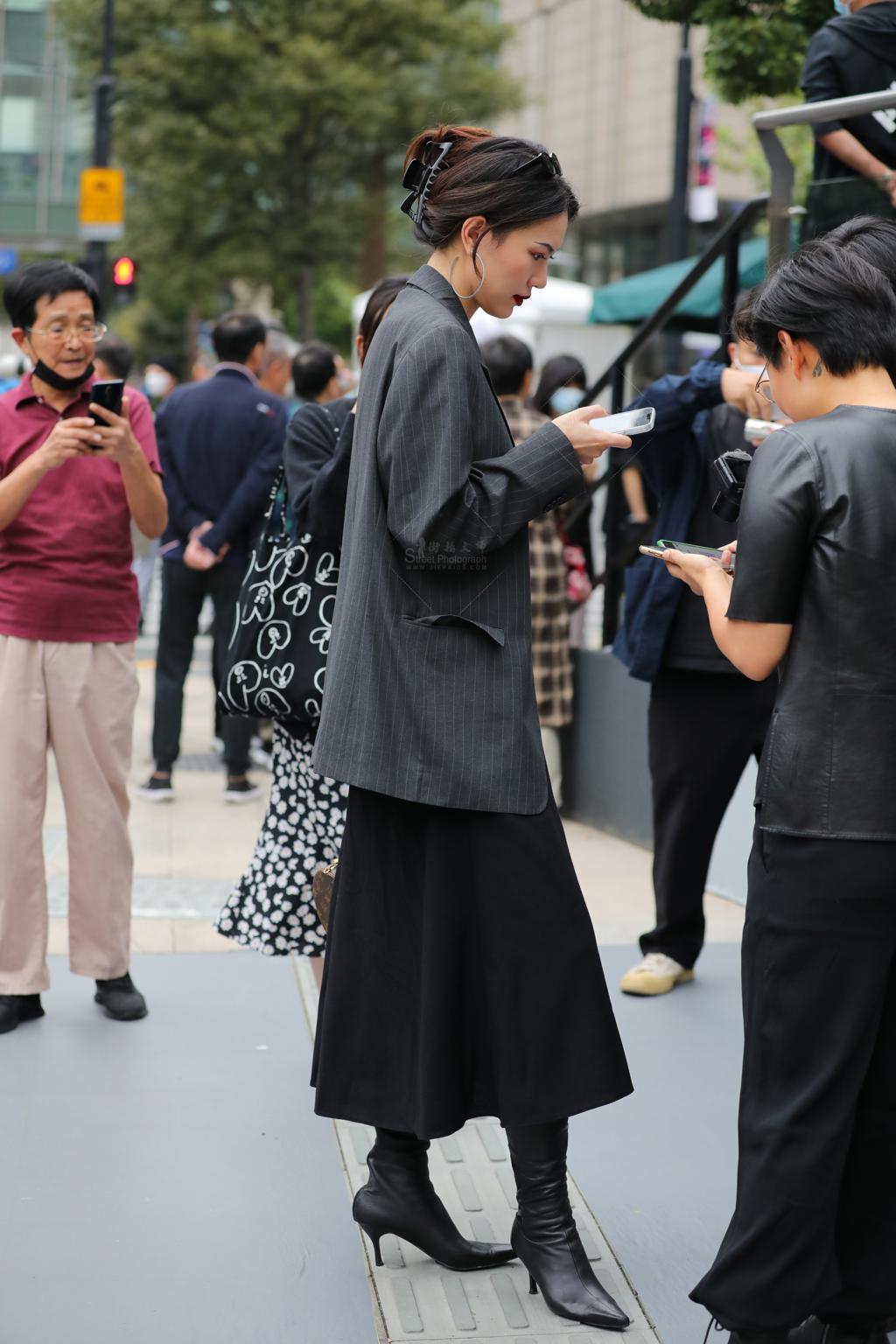 [街拍美女]【街拍心灵】气质御姐高挑身材