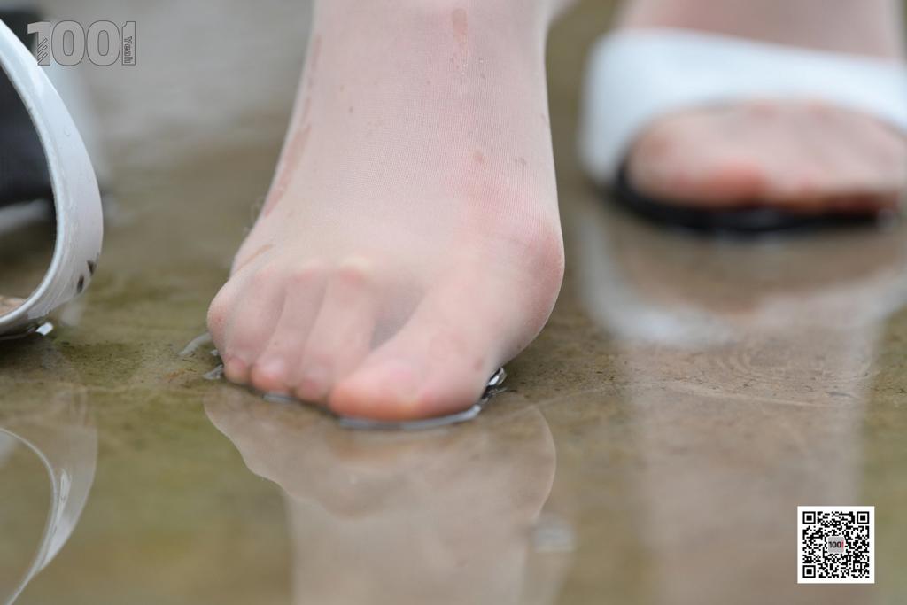 [IESS异思趣向] 一千零一夜 《雨中漫步2》