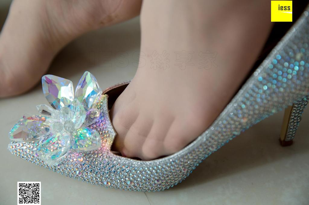 [IESS异思趣向] 九妹的水晶鞋