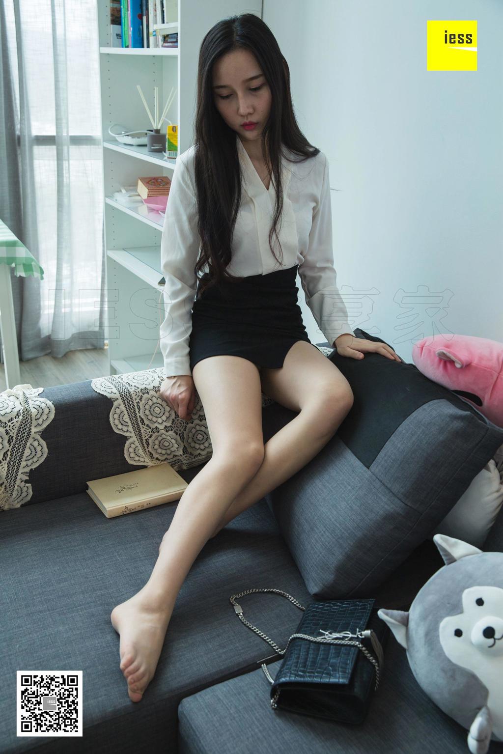 [IESS异思趣向] 文欣 – 文欣微肉制服美足