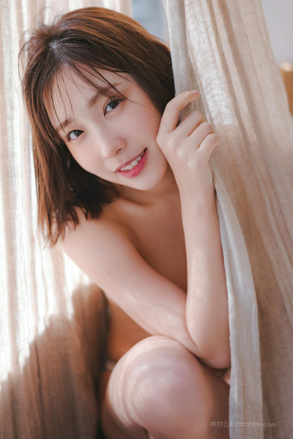 高清日韩美女半裸体艺术照图片库