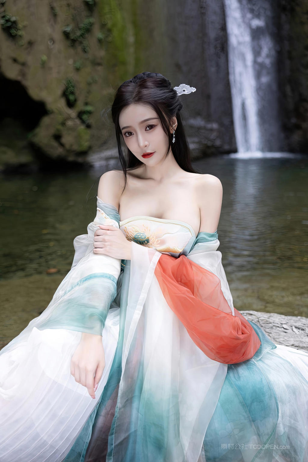 性感大胸古装美女模特王馨瑶高清人体艺术照片