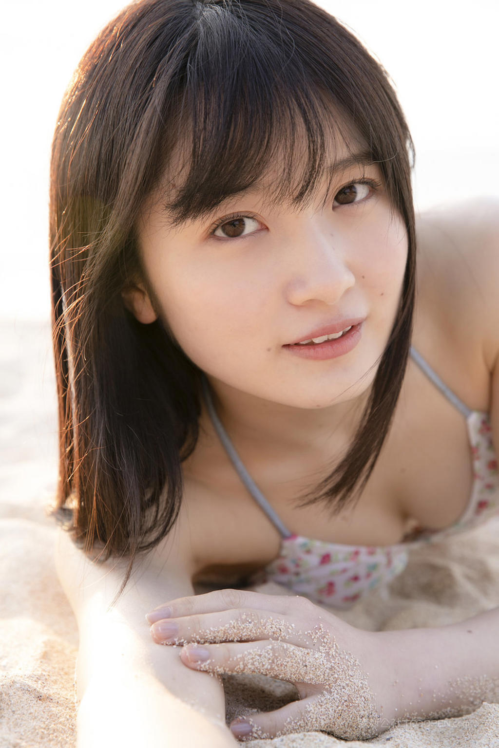 日本美女比基尼沙滩性感写真图片
