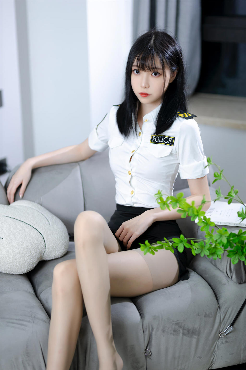 许岚LAN灰丝制服40p