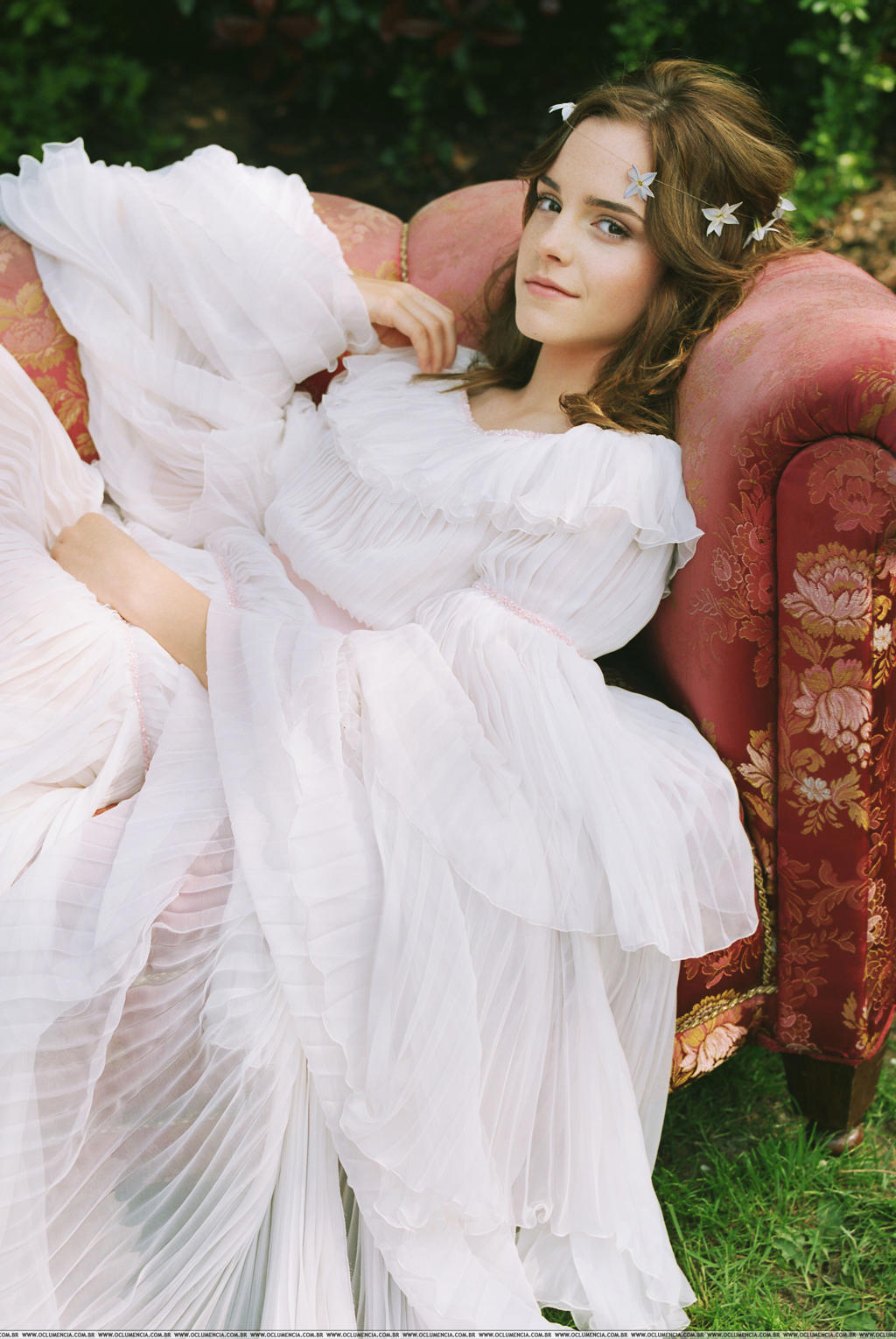 艾玛·沃森_Emma Watson_花丛写真套图Bravo2007.艾玛沃特森_Emma Watson_花丛写真套图07年Bravo