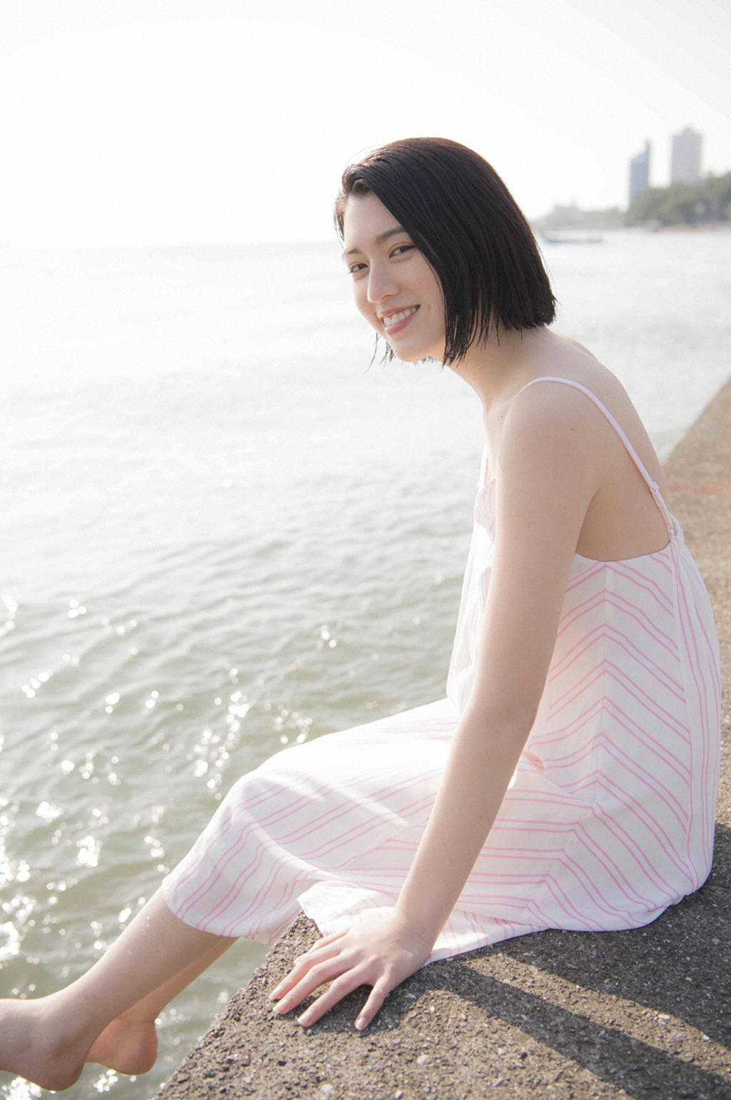 三吉彩花「空をこえて」