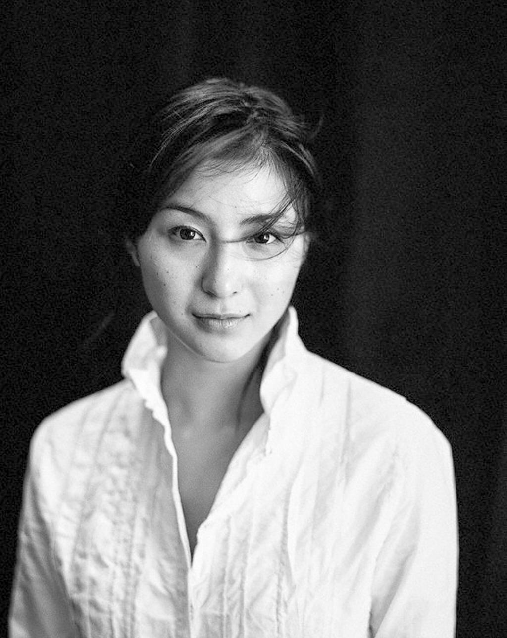 广末凉子.「カレンダー04 広末涼子」2004年日历