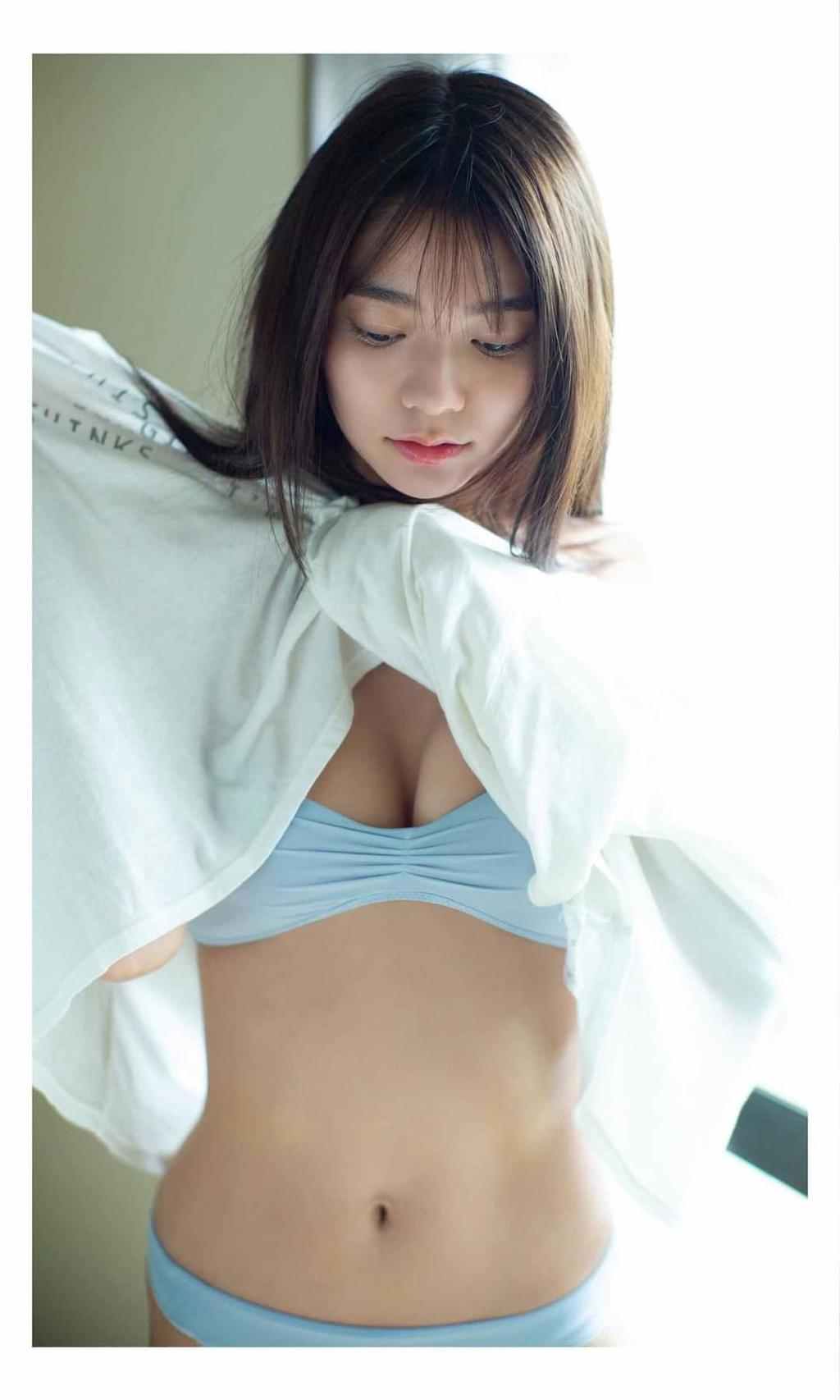 .[Digital Weekly Photobook] Asuka Kawazu 川津明日香 - High and beautiful 高く、美しく。 (2020-09-07)