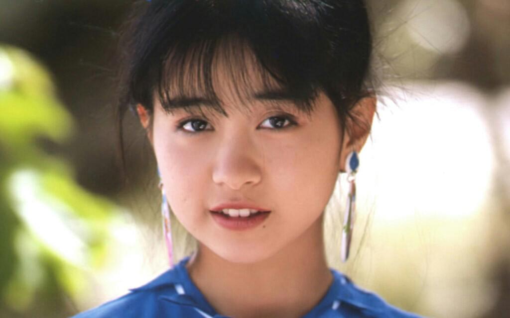 岩井由纪子写真