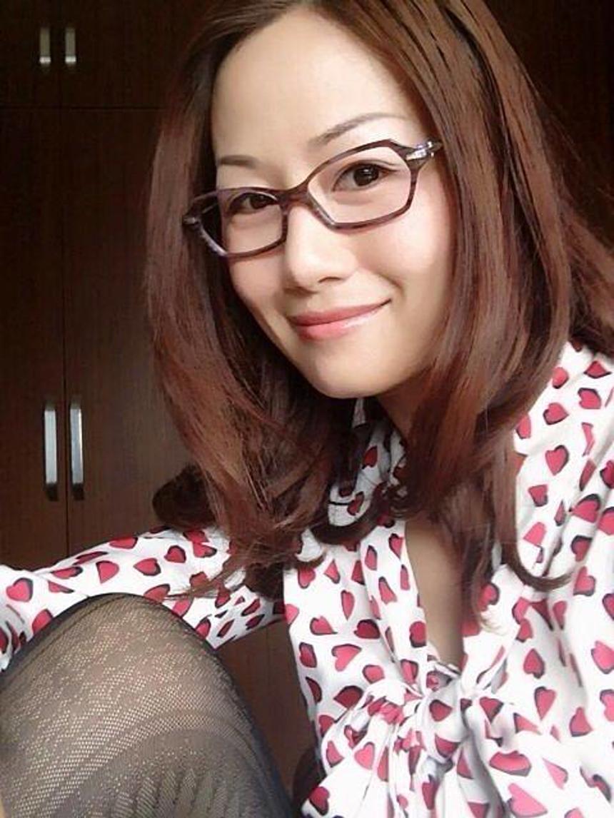 扶着美妇的臀从后沉入 熟女美拍 高贵娴熟美贵妇